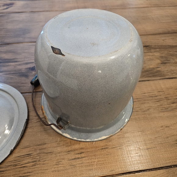 Vintage Enamelware Stock Pot/Bucket Wood Handle & Lid - Picture 12 of 14